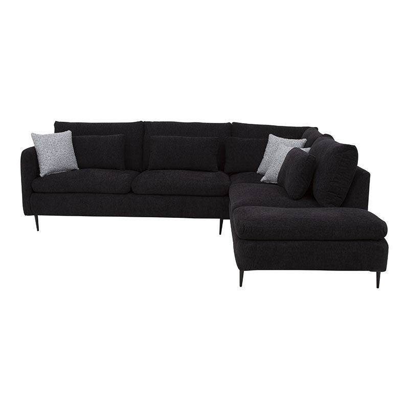 Sala Jess con chaise decolor en tela marfil, sofá de esquina con estructura moderna y cojines cómodos.