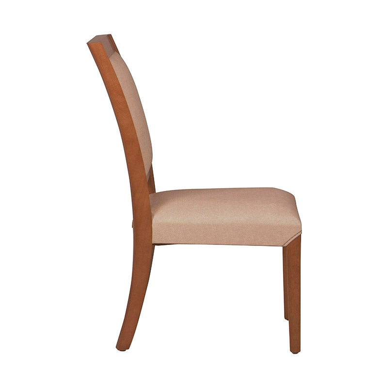 Silla Siena de comedor en color café almendra con tapizado de cuero, madera de banak, encino y okumé, con dimensiones aproximadas.