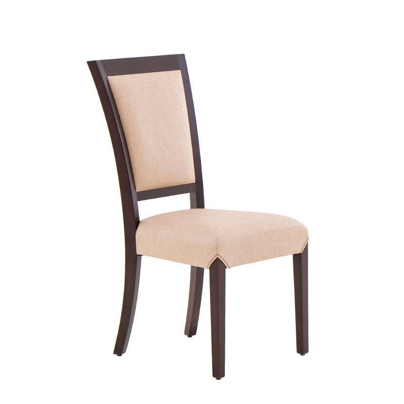 Juego de comedor Siena de 9 piezas con sillas de madera de banak, encino y okumé, tapizadas en cuero en color café almendra.