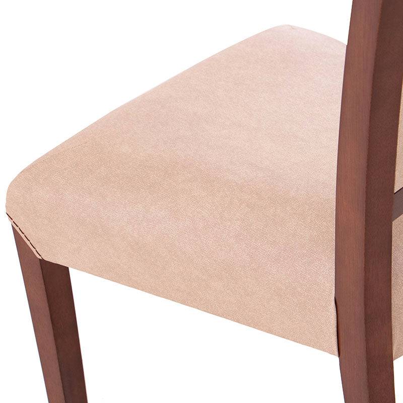 Juego de comedor Siena de 9 piezas con sillas de madera y tapizado en cuero con acabado en color café almendra.