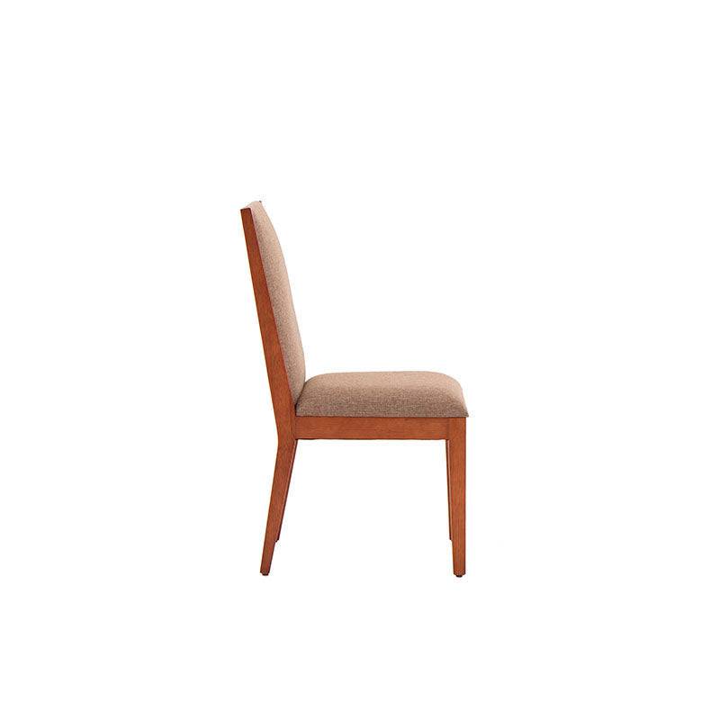 Juego de comedor Quetzal de 9 piezas con sillas tapizadas en tela, madera de nogal y estructura robusta.