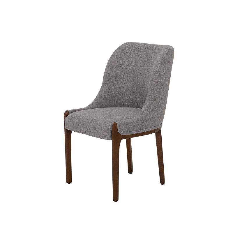 Sillas de comedor Landa del juego de comedor Quetzal de deurope.com.mx, con estructura de madera y cojines cómodos.