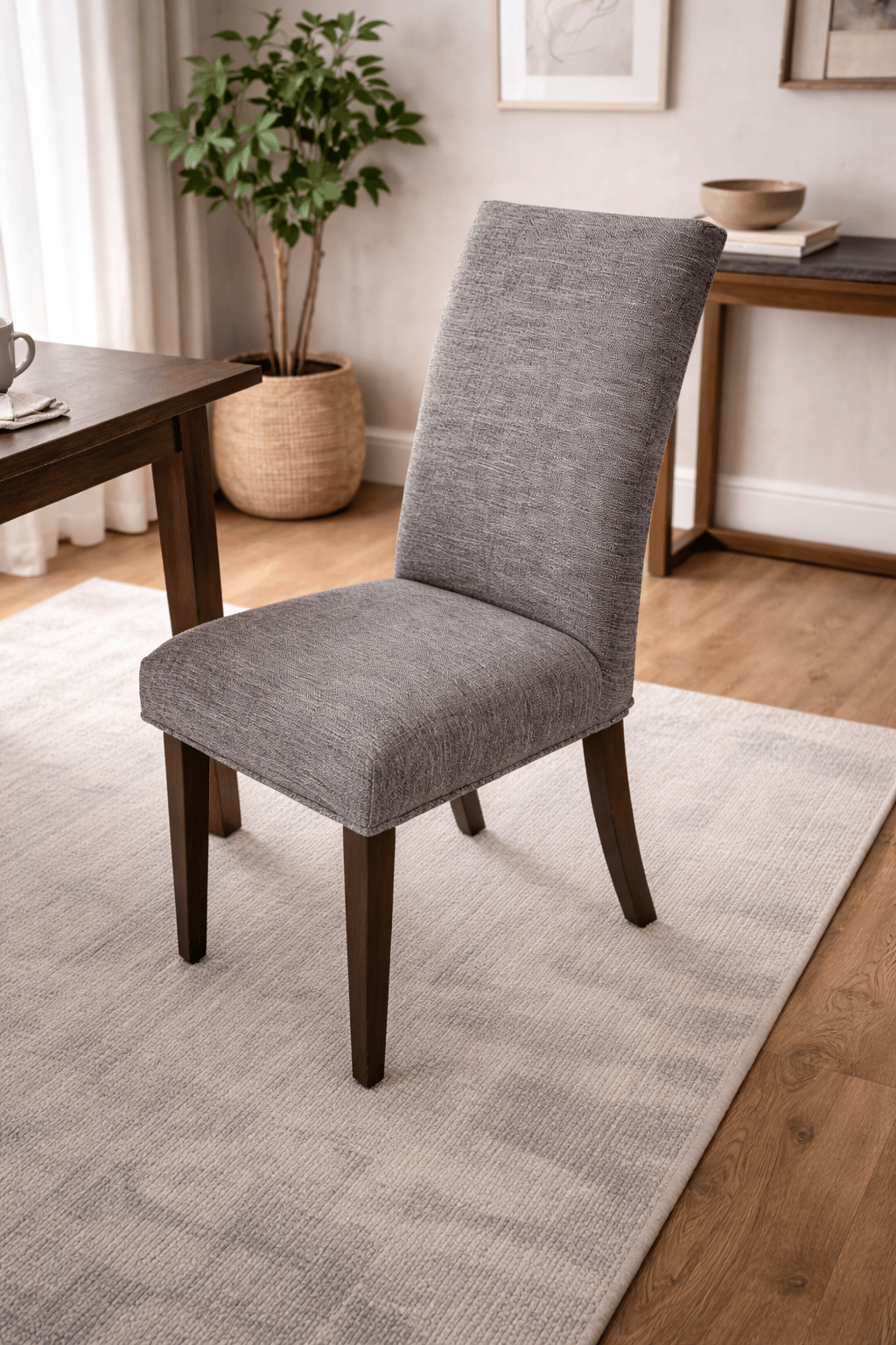 Sillas negras para juego de comedor Quetzal de 9 piezas, diseño moderno y elegante para sala o comedor.
