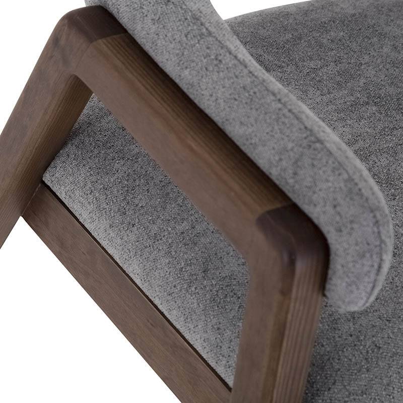 Sillas grises oscuras del juego de comedor con buffet Balam de 6 piezas, diseño moderno y elegante para comedor.