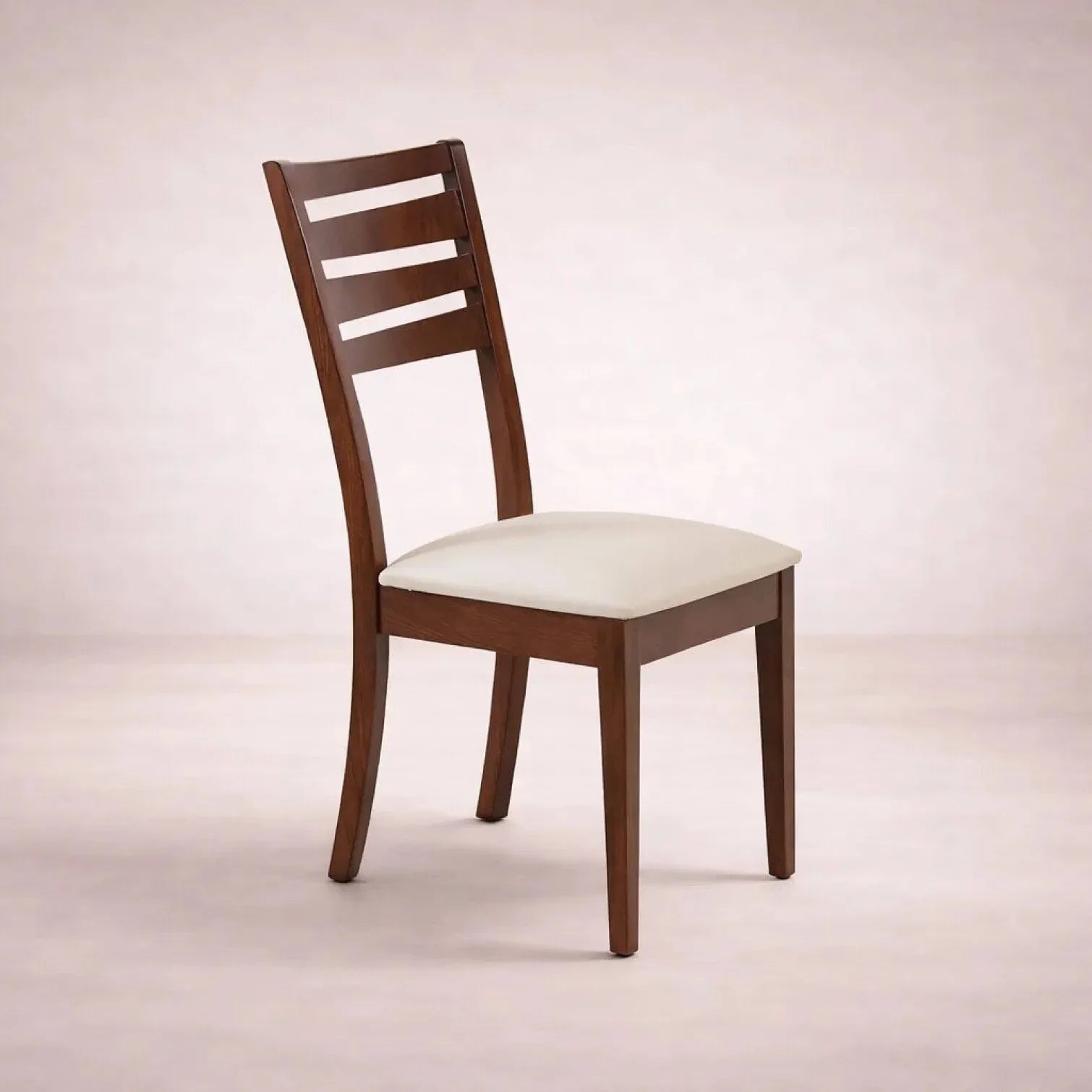 Sillas de comedor de madera enchapada en caoba con tapiz Leather Touch, de juego de comedor Quetzal de deurope.com.mx