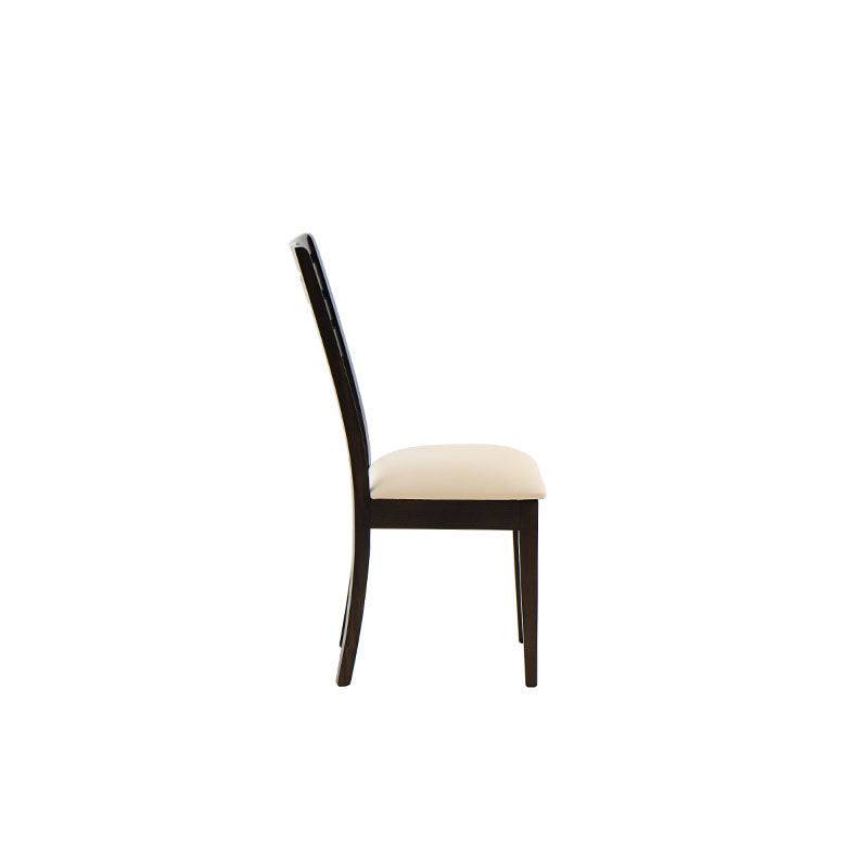 Sillas de comedor de madera de pino enchapada en caoba con tapizado en Leather Touch, parte del juego de comedor Quetzal de deurope.com.mx