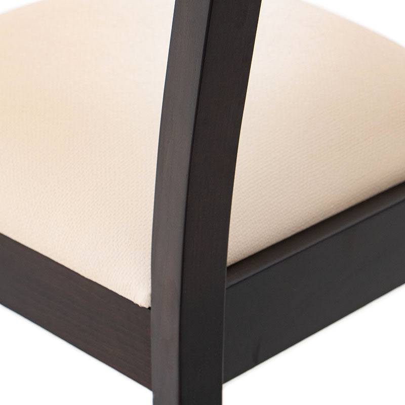 Juego de comedor Quetzal de 9 piezas con sillas de madera de pino enchapada en caoba y tapizado Leather Touch, de deurope.com.mx