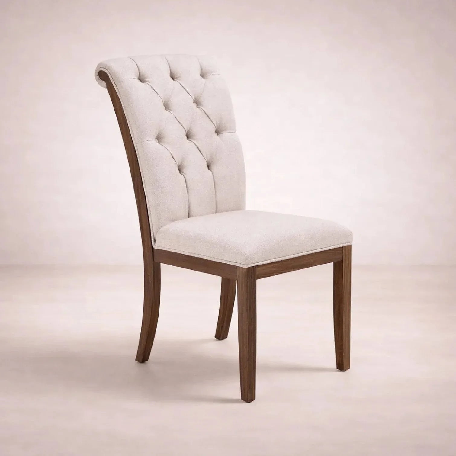 Juego de comedor Siena de 9 piezas con sillas tapizadas en tela color tabaco y crema, con estructura de madera y diseño moderno.