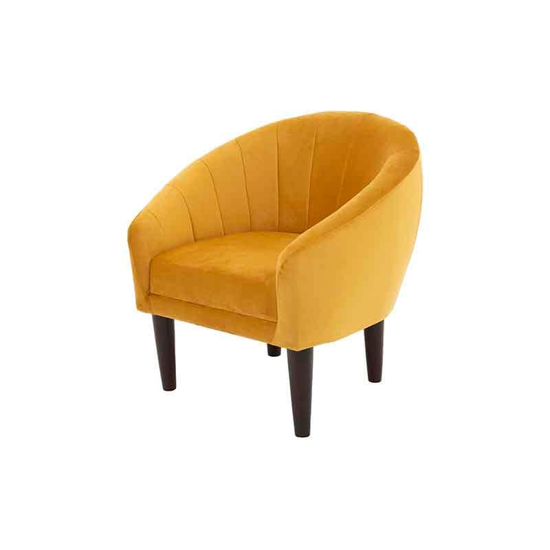 Sillón ocasional Andor de tapiz amarillo de terciopelo, con respaldo y asiento acolchados, en estilo elegante y cómodo.