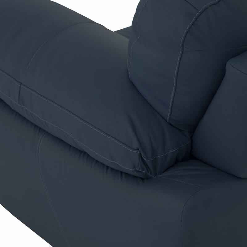 Juego de sala Carter de cuero con tres piezas, sillones moka con tapizado de piel y tamaño compacto.