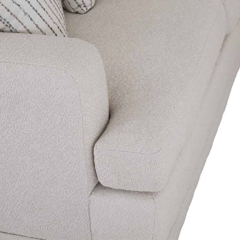 Sofá Oliver de Deurope.com.mx en color gris con cojines, vista frontal del mueble de sala moderno y cómodo.