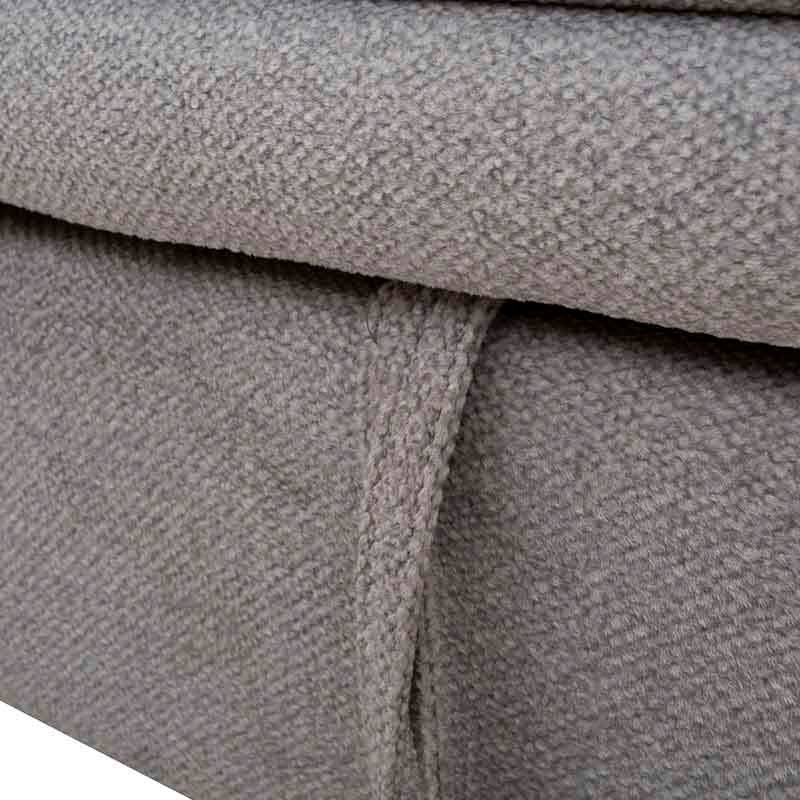 Sofá cama matrimonial Vittorio en tapiz gris claro, con diseño moderno y estructura de 213 cm de ancho, en interior elegante.