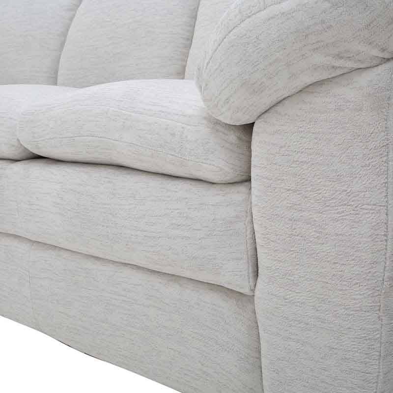Sofá de sala Chloe de Deurope, 2 piezas, tapizado en tela marfil, con cojines y estructura moderna, frente de 212 cm.