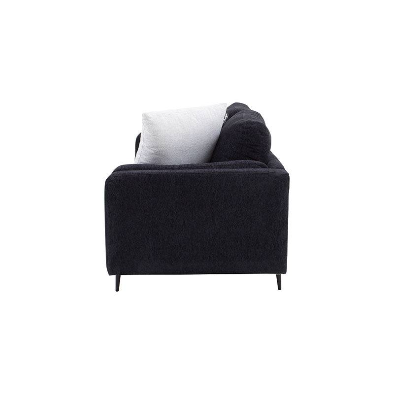 Sofá Alessandra de 2 piezas en tapiz negro con cojines, moderno y cómodo, en sala de estilo contemporáneo.