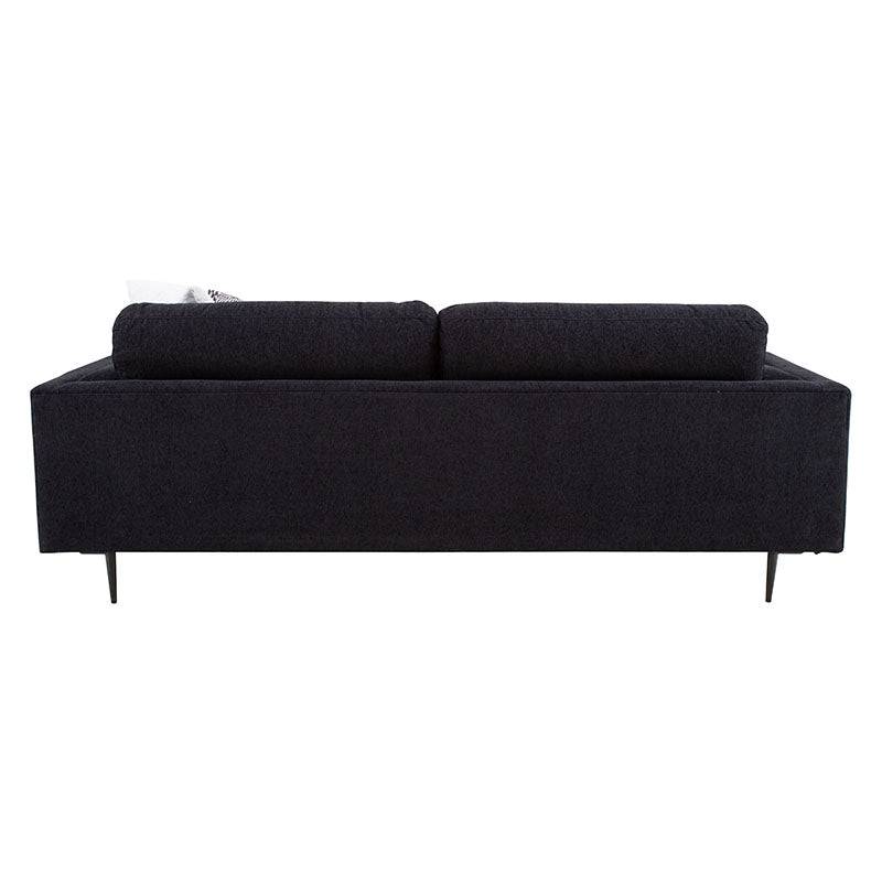 Sofá de sala Alessandra de 2 piezas en tapiz negro, con cojines, en ambiente moderno, dimensiones 226x80x93 cm.