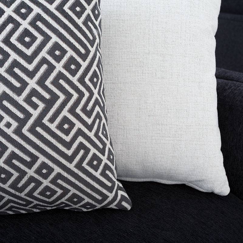 Sofá de sala Alessandra de 2 piezas en tapiz negro, con cojines y estructura moderna, medidas 226x80x93 cm, deurope.com.mx