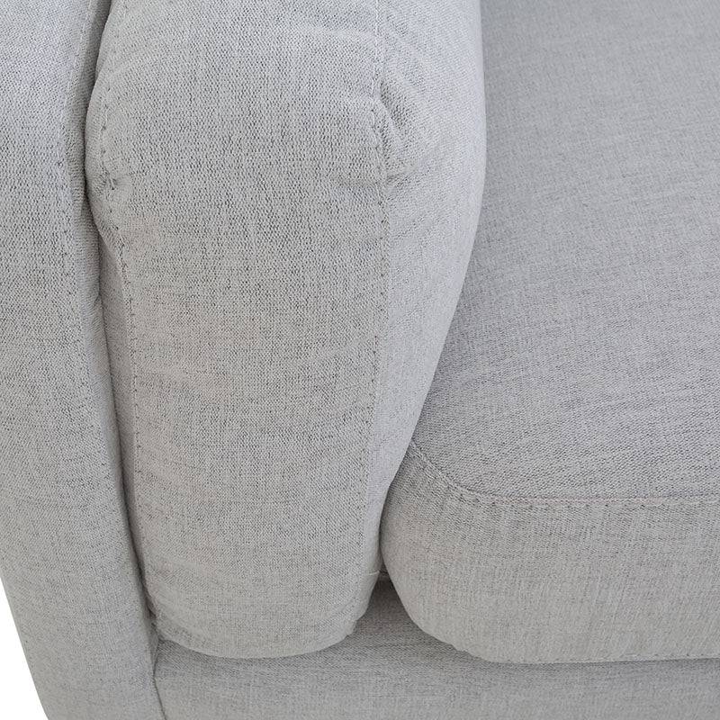 Sofá Alessandra de 2 piezas en tapiz negro con estilo moderno, mide 226 cm de ancho, 80 cm de alto y 93 cm de fondo.